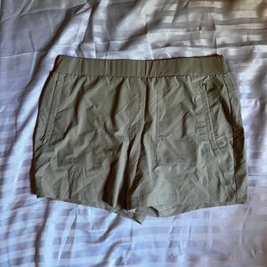 Khaki shorts sz 16